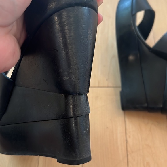 DVF wedges - Picture 4 of 4